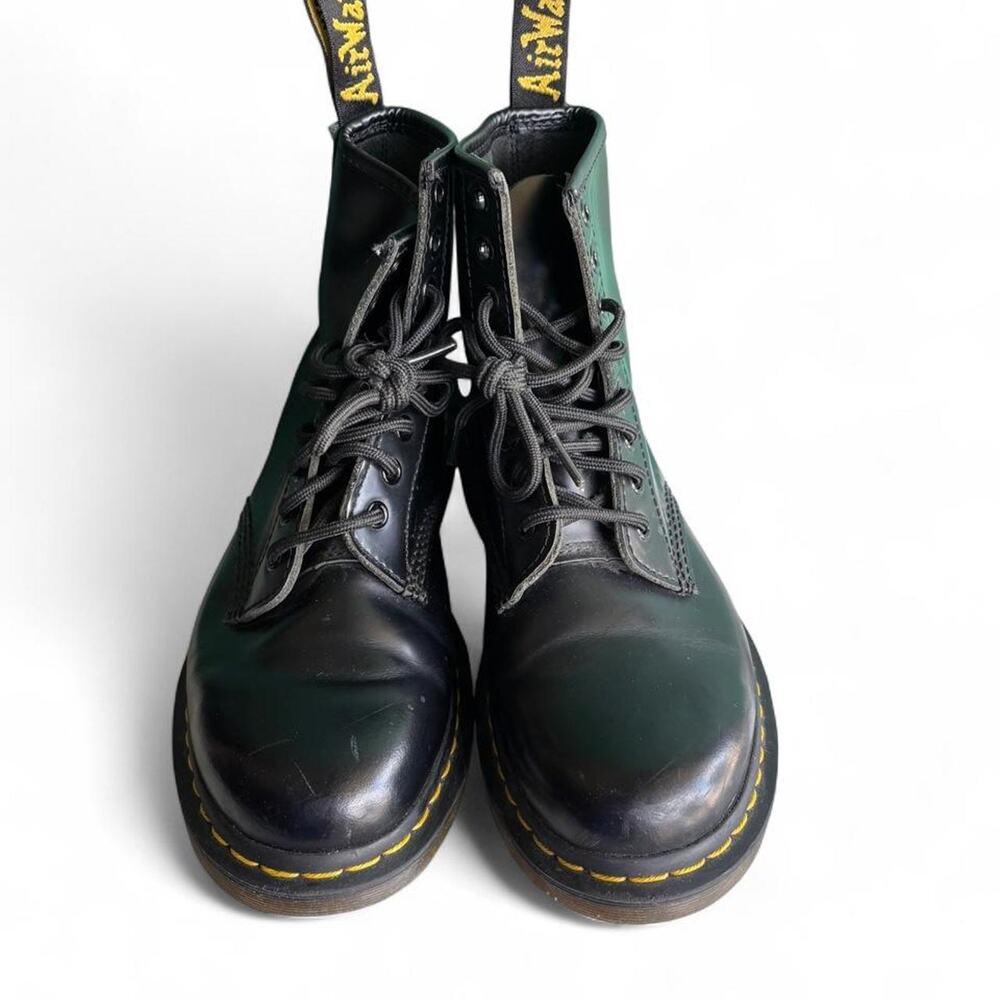 Dr. Martens size 7 1460 leather combat boots